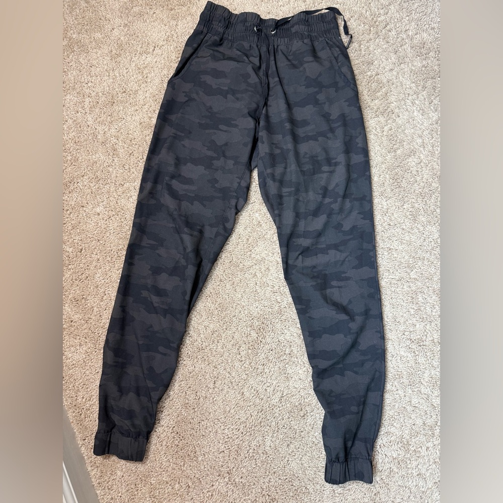Kyodan Dark Gray Camouflage Joggers